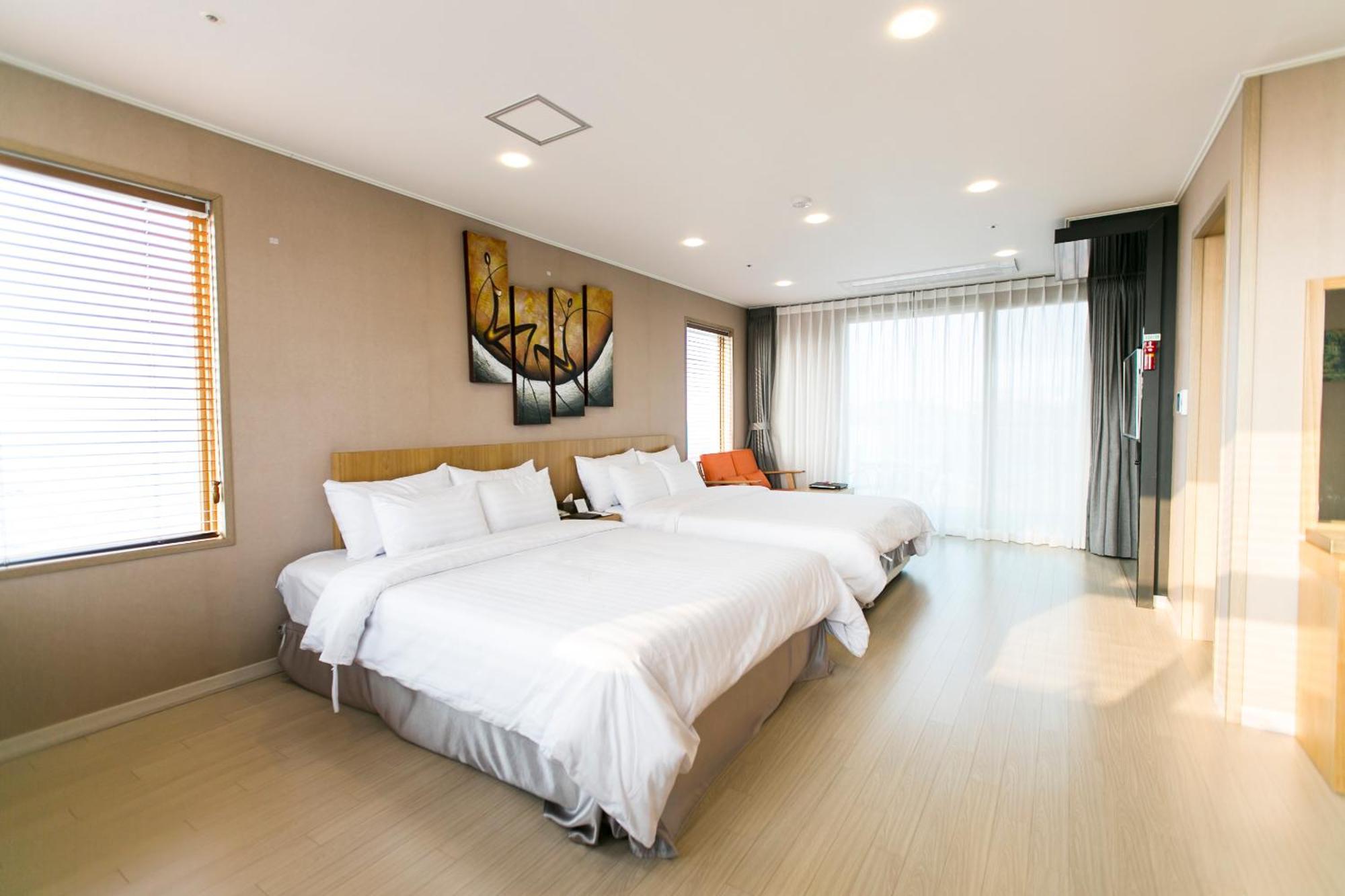 Rich Hotel Jeju Exterior photo