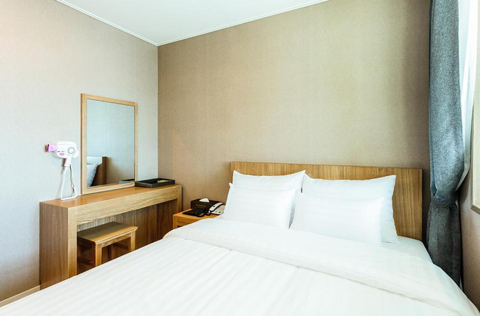 Rich Hotel Jeju Exterior photo