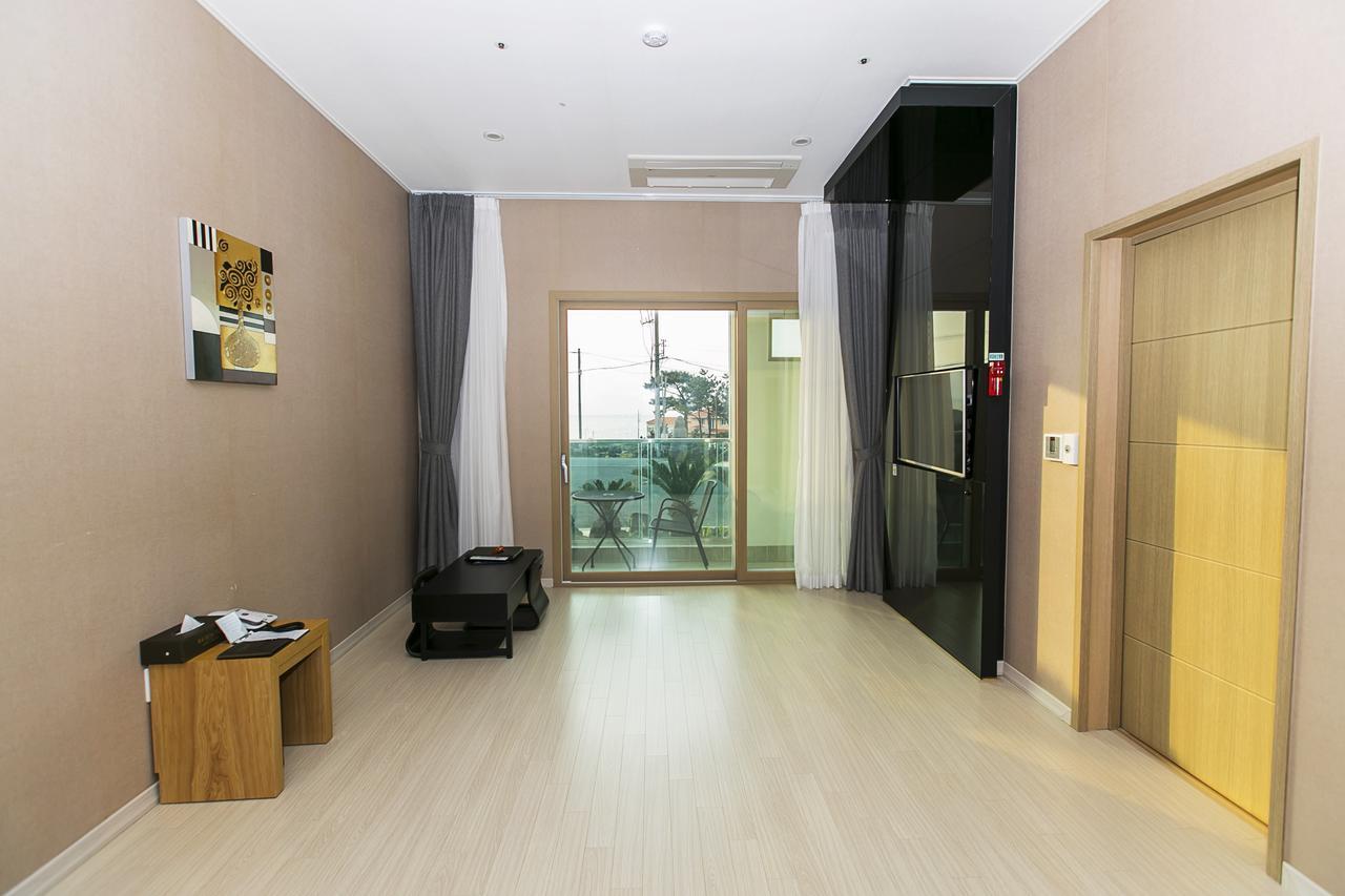Rich Hotel Jeju Exterior photo